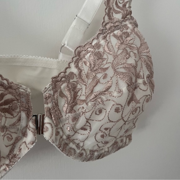 Amoureuse Front Closure Underwire Bra Ivory w Golden Tan Lace Overlay 40C - Picture 2 of 9